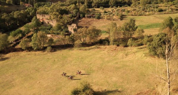 Rutas a caballo en Ribera del Corneja disfrutando del movimiento lento