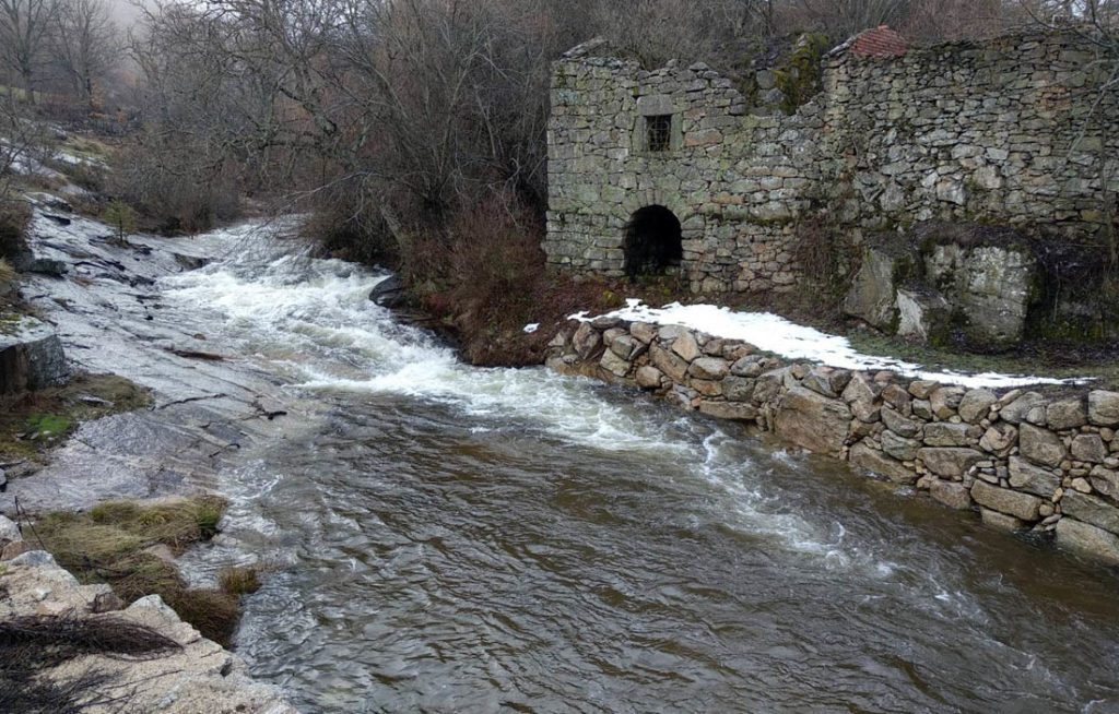 Zona de baños en el río Corneja
